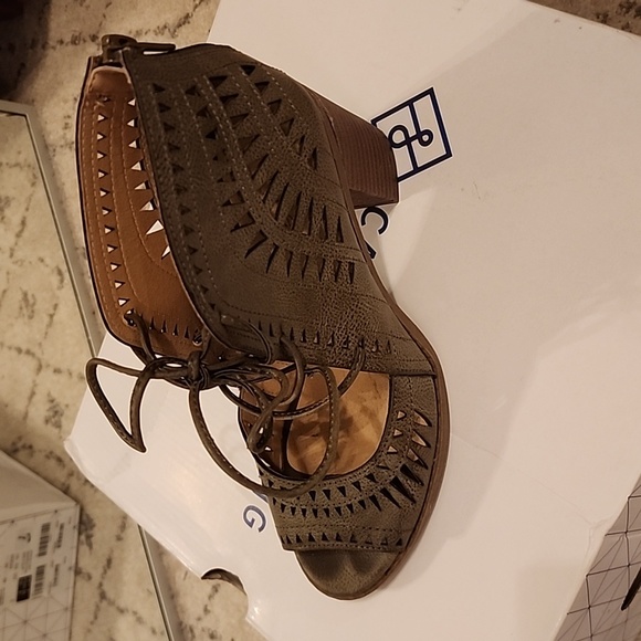 Women's army green block heel - Picture 3 of 4